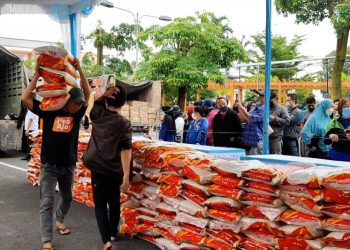Bangka Belitung gelar operasi pasar tebus murah 1.000 paket sembako - ANTARA News