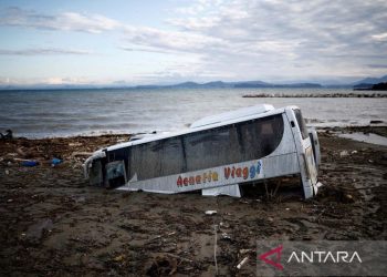 Bencana tanah longsor di pulau destinasi wisata Ischia di Italia