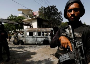 Bom bunuh diri di Pakistan sasar polisi, tiga orang tewas
