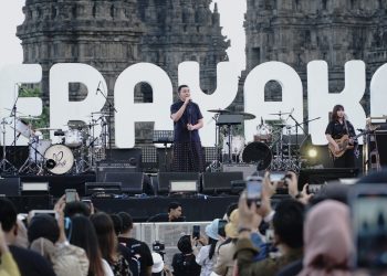 Di Prambanan Jazz Festival 2022, Tulus Bikin Penonton Baper!