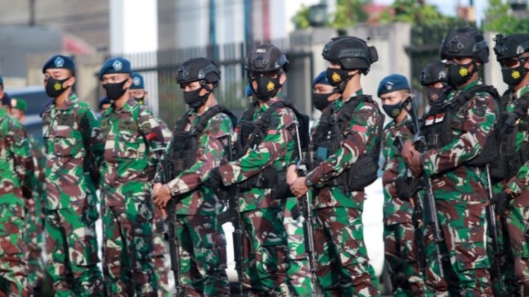Dua Tentara Indonesia Dihukum Tujuh Bulan Penjara karena Berhubungan Sesama Jenis