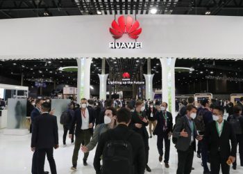 Huawei catatkan pendapatan Rp657 T di paruh pertama 2022