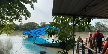 Penumpang Selamat Beri Kesaksian Detik-Detik Perahu Tambang Bocor dan Tenggelam di Surabaya