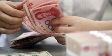Porsi pembayaran global RMB naik pada Agustus 2022