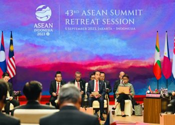 Presiden Jokowi Buka Sesi Retreat KTT Ke-43 ASEAN