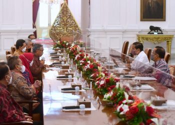 Presiden Jokowi Terima Dewan Komisioner OJK Periode 2017-2022