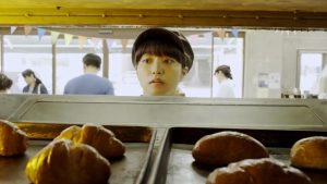 Fukagawa Mai sebagai Ichii Fumi, gadis sederhana pecinta roti yang bekerja sebagai pelayan di toko roti