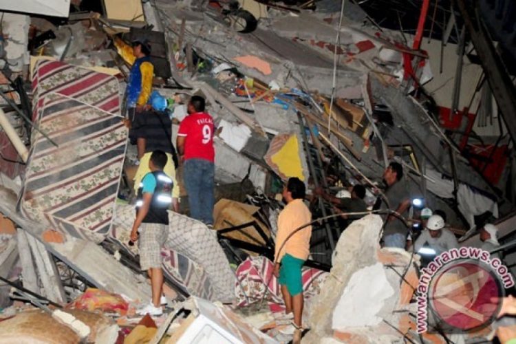Sedikitnya 14 orang tewas dalam gempa 6,8 magnitudo di Ekuador