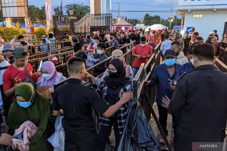 Suporter Indonesia mulai ramaikan Stadion Maguwoharjo