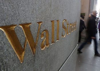 Wall Street raih kenaikan solid, saham defensif dan teknologi bersinar