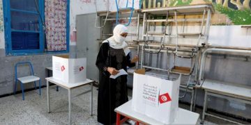 Warga Tunisia beri suara dalam referendum konstitusi baru