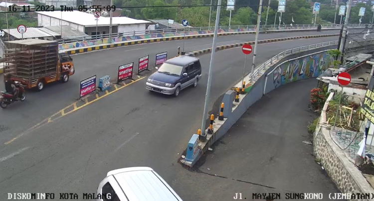 Cctv Jl. Mayjen Sungkono Arah Selatan (jembatan)