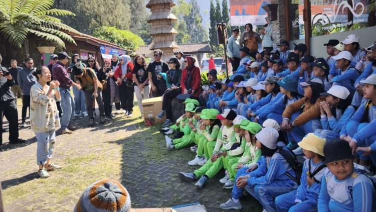 Papermoon Puppet Theatre Di Jazz Gunung Series 1 Bromo