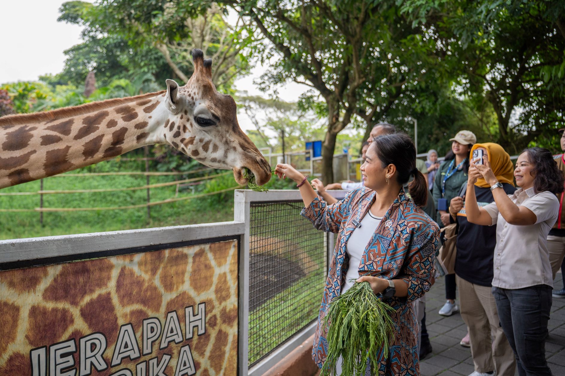 Kunjungan Wamen Pariwisata Ri Ibu Ni Luh Puspa Ini Juga Turut Disambut Oleh Manajemen Jawa Timur Park Group