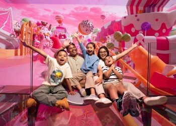 Metaverse Glass Theater 9 Tema