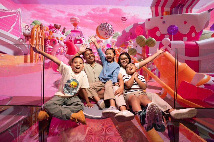 Metaverse Glass Theater 9 Tema