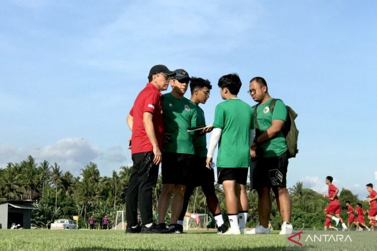 Ketum PSSI cek persiapan timnas senior berlaga di Piala AFF 2022