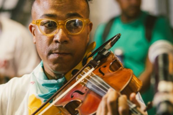 Majid Khaliq, violinis dengan gabungan unik dari improvisasi, groove, dan ketangkasan teknis - WartaJazz.com | Indonesian Jazz News