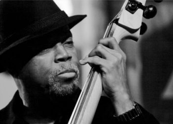 Tyrone Brown pencabik akustik bass laksana gitaris flamenco - WartaJazz.com | Indonesian Jazz News