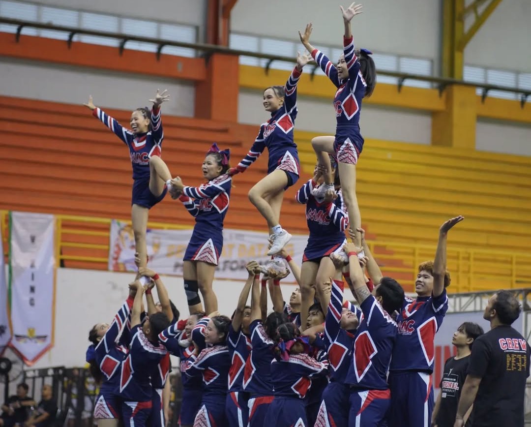 Cheerleader Kota Malang Gak Cuma Good Looking, tapi Juga Kuat Mental & Bertalenta