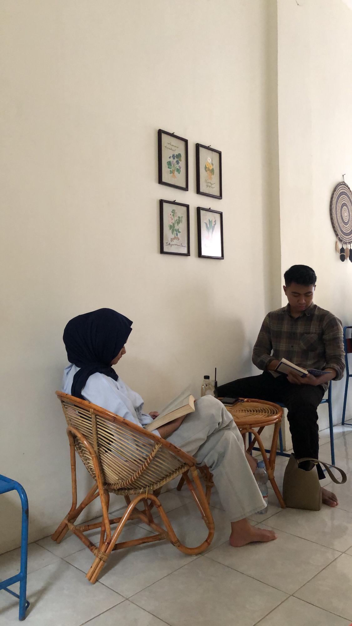 Salah satu pengunjung di Omah Wirogama Salah satu pengunjung di Omah Wirogama