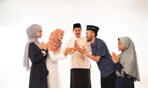 Foto dengan gaya Bersalaman Foto dengan gaya Bersalaman