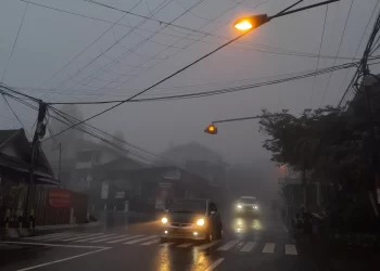 Ilustasi pemandangan kabut tebal (Jawa Pos)