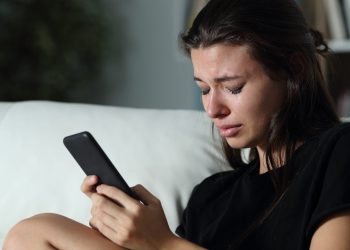 Perpisahan bisa bikin hati terasa perih banget