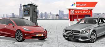 Dua mobil yang sedang bersaing di pasaran (ACC)