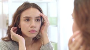 4 Tips Ampuh Agar Wajah Tetap Segar Meskipun Kurang Tidur