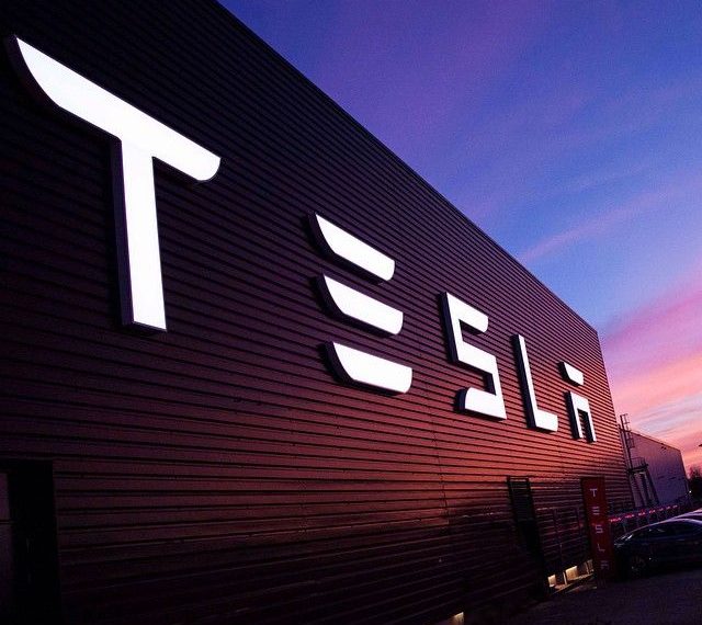Tesla Siap Luncurkan Model Y Versi Lebih Murah untuk Dongkrak Penjualan