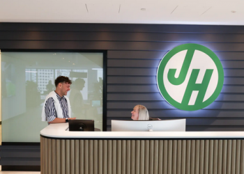 Pemegang Saham James Hardie Tolak Pemilihan Ulang Ketua Anne Lloyd