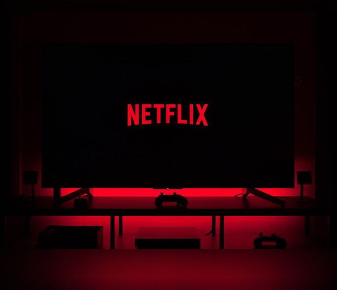 Netflix Pertimbangkan Akuisisi Warner Bros Discovery, Gandeng Bank Investasi Untuk Evaluasi Penawaran
