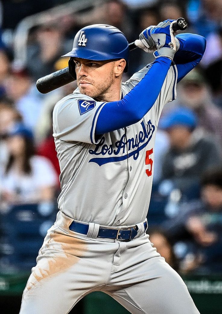 Freddie Freeman Cetak Home Run di Inning ke-18, Dodgers Menang Dramatis Atas Bue Jays di Game 3