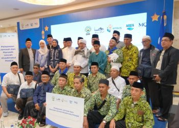 Menteri Agama Hadiri Pelepasan Umrah Khadimatul Masjid Kolaborasi AQUA, DMI, dan Masjid Istiqlal