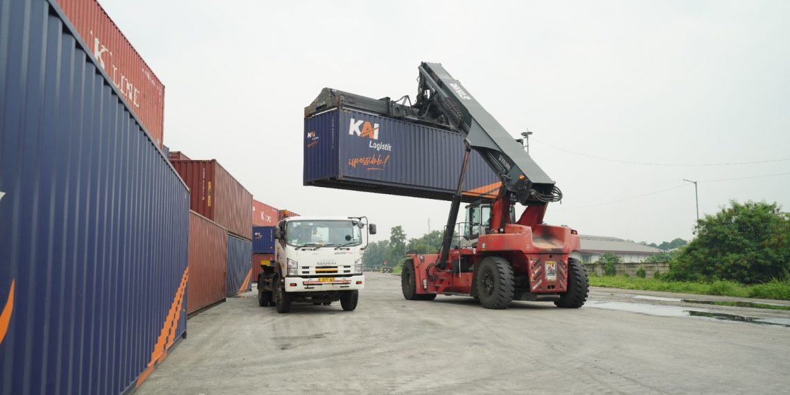 KAI Logistik Tingkatkan Kapasitas Container Yard Klari, Dukung Green Freight
