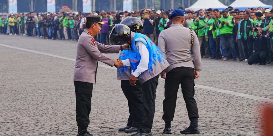 Kapolri Ajak Komunitas Ojol Bersinergi Jaga Keamanan Lewat Apel Ojol Kamtibmas di Monas