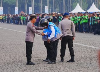 Kapolri Ajak Komunitas Ojol Bersinergi Jaga Keamanan Lewat Apel Ojol Kamtibmas di Monas