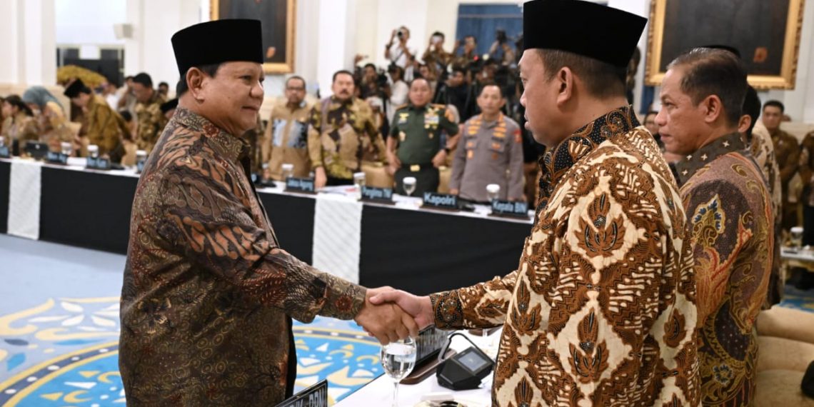 Panglima TNI Ikuti Rapat Kabinet Paripurna Bersama Presiden Prabowo di Istana Kepresidenan