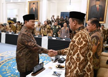 Panglima TNI Ikuti Rapat Kabinet Paripurna Bersama Presiden Prabowo di Istana Kepresidenan