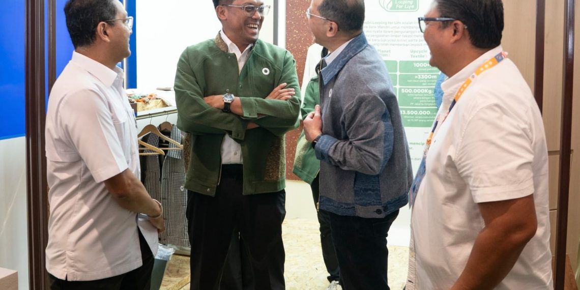 Bank Mandiri Dorong Ekonomi Hijau Lewat Program Looping for Life di Livin’ Fest 2025