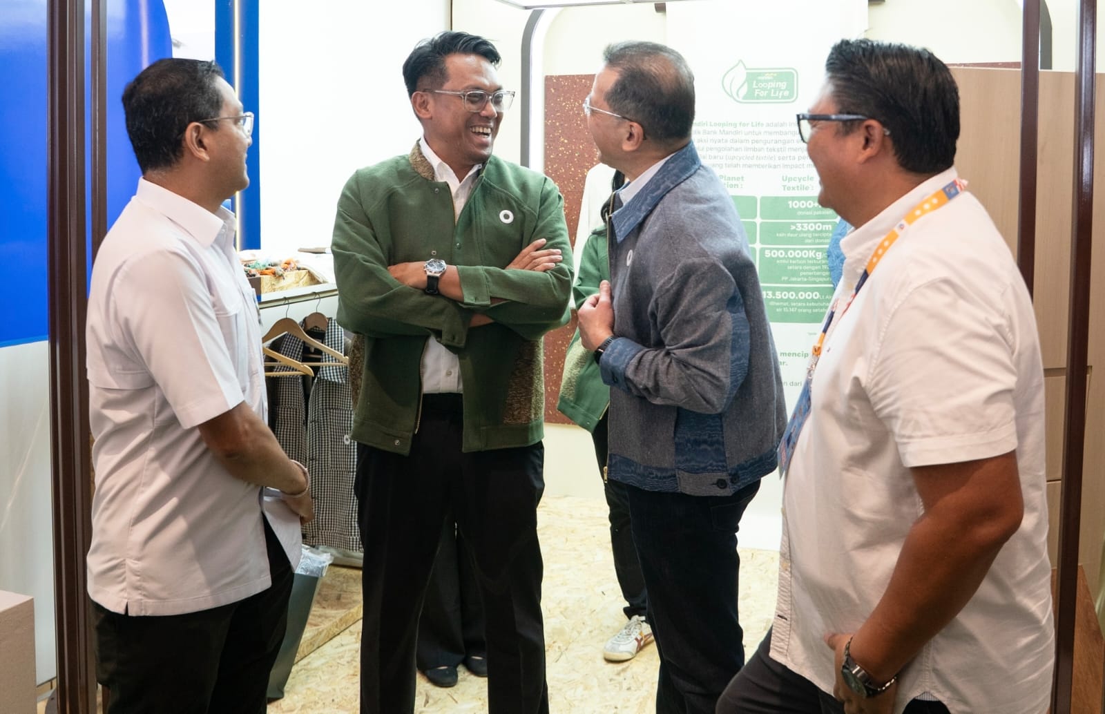 Bank Mandiri Dorong Ekonomi Hijau Lewat Program Looping for Life di Livin’ Fest 2025