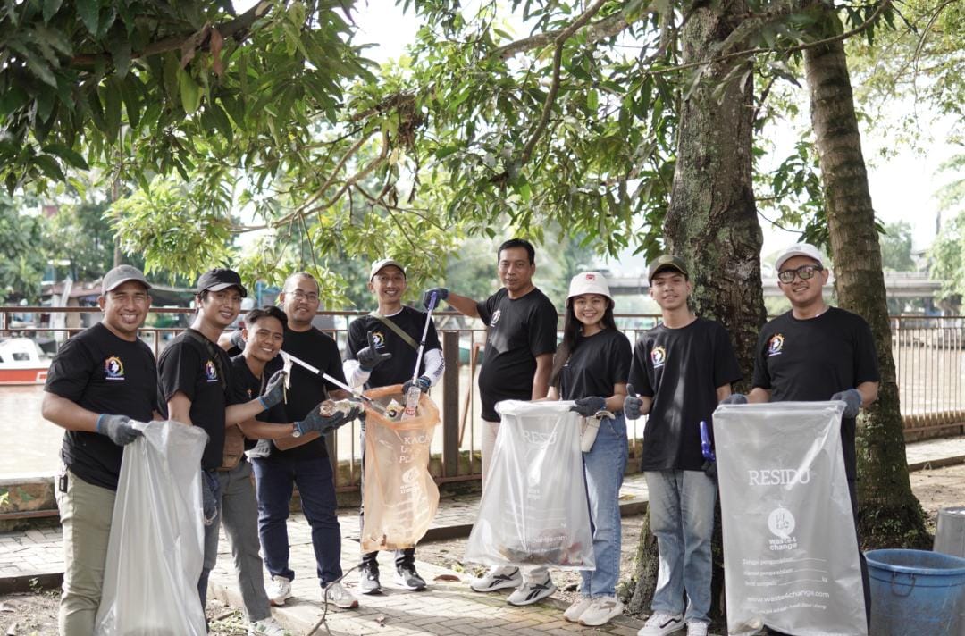 Bank Mandiri Gaungkan Aksi Bersih Serentak di Kalimantan, Libatkan 100 Peserta untuk Jaga Lingkungan Berkelanjutan