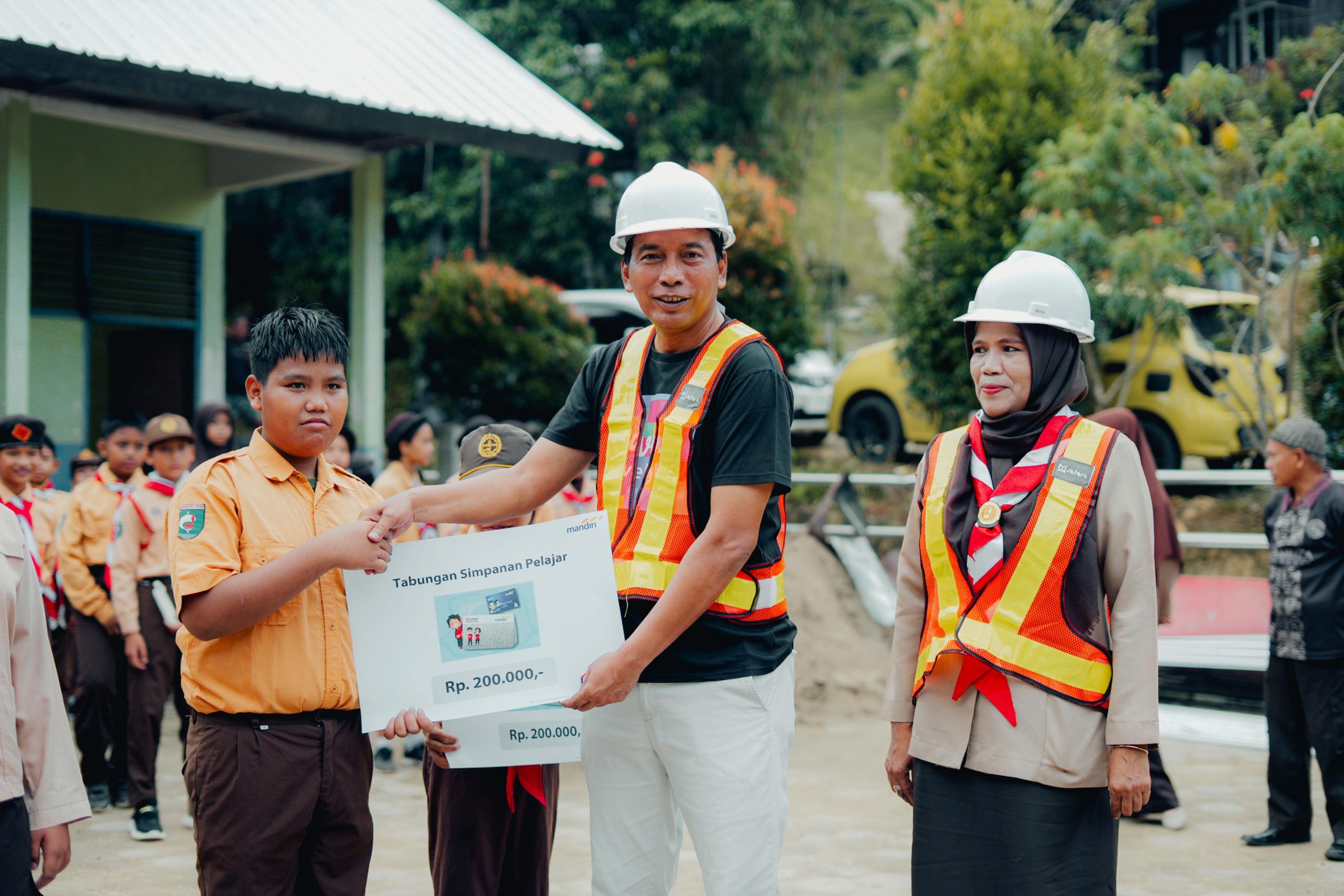 Mandiri Peduli Sekolah Hadir di Kalimantan, Wujudkan Ruang Belajar Nyaman bagi Generasi Emas Indonesia