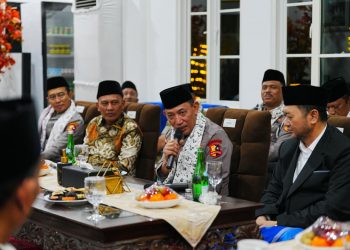 Kapolri Ajak Jaga Persatuan saat Silaturahmi di Ponpes An-Nur Malang