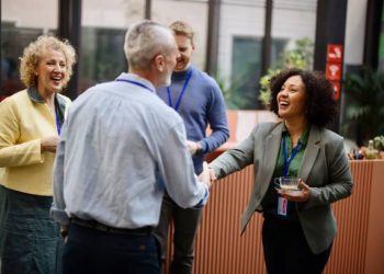 Tanpa Sosial, Hidup Manusia Bisa Hancur: Ini Alasannya