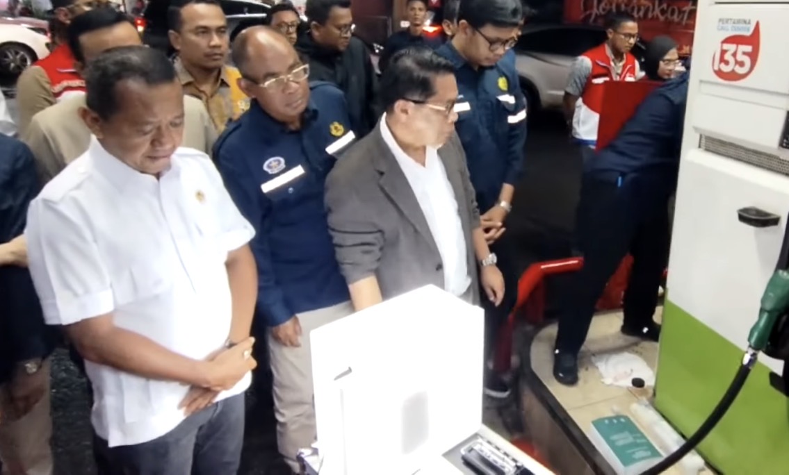 Motor Brebet Ramai Dikeluhkan, Bahlil Turun Tangan Cek BBM di Malang