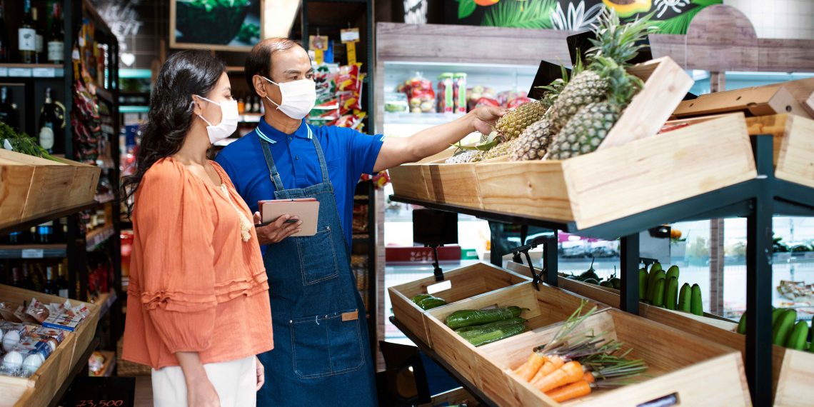 Banyak Barang tapi Penjualan Sepi, Toko Turunkan Harga untuk Tarik Pembeli