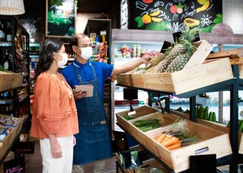 Banyak Barang tapi Penjualan Sepi, Toko Turunkan Harga untuk Tarik Pembeli