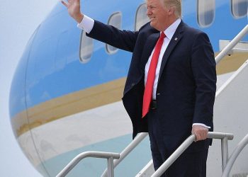 Trump Bersumpah Pertahankan Tarif “Masif” untuk India dan Stop Impor Minyak Rusia